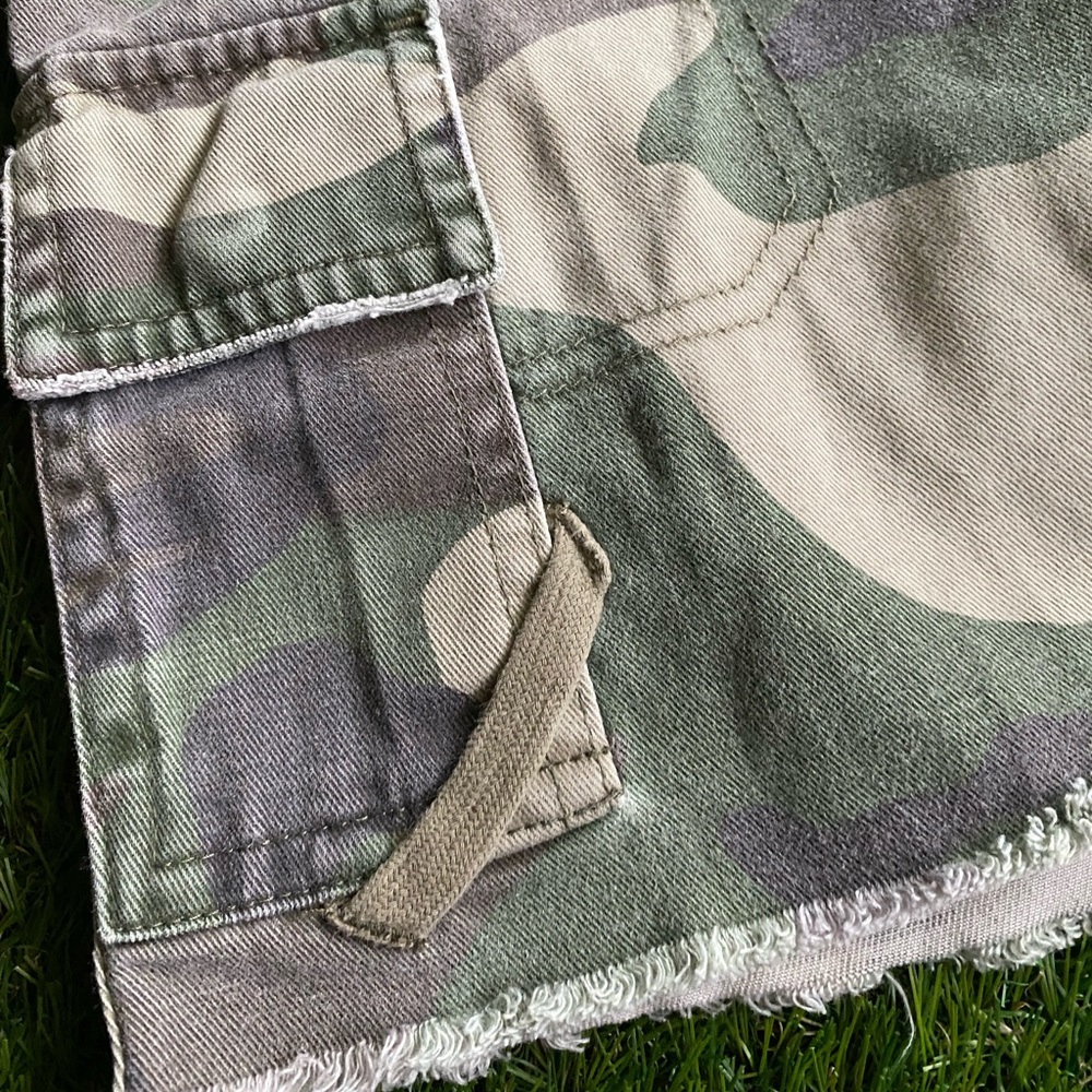 Abercrombie camo skirt - Picture 8 of 12